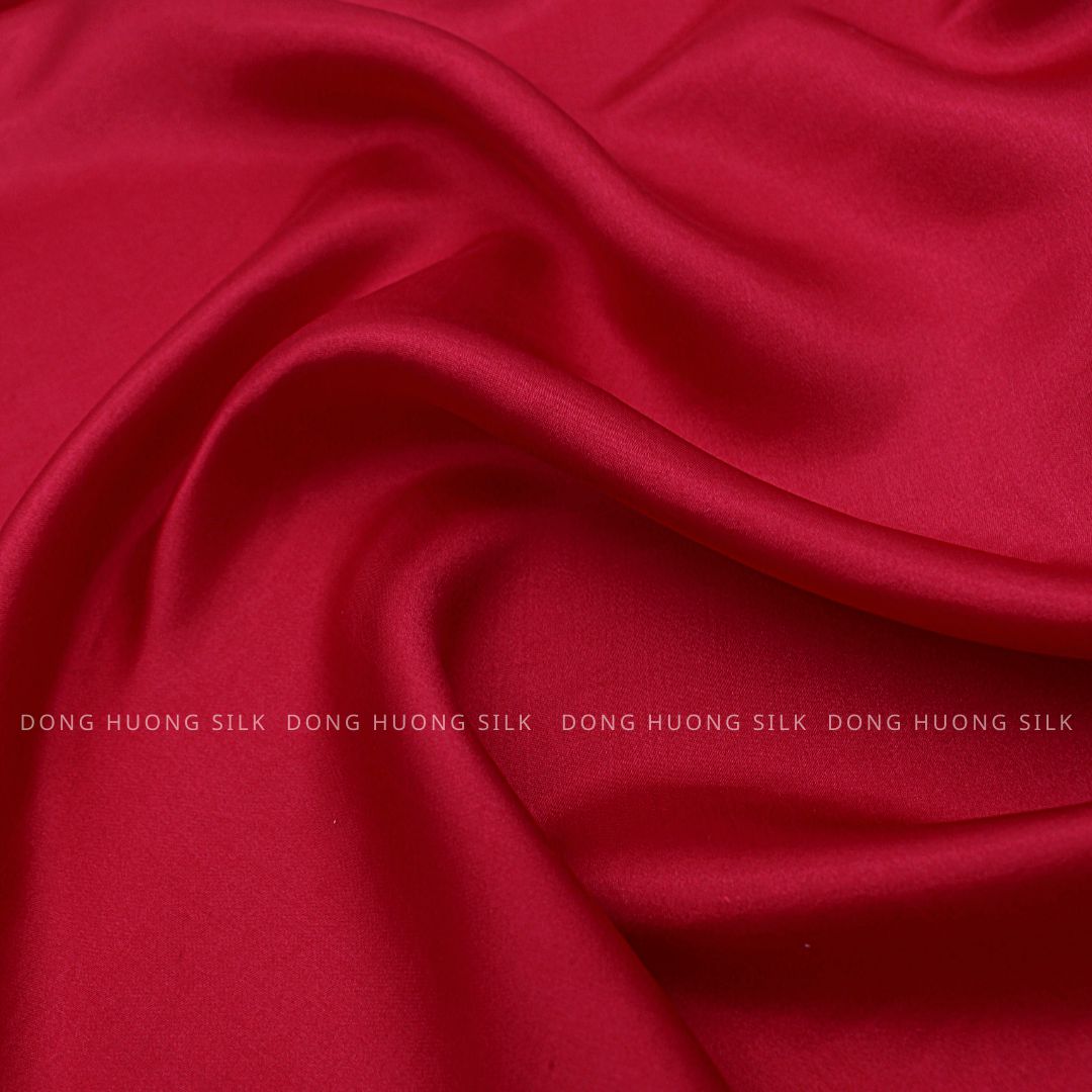 Vải lụa tơ tằm satin trơn màu đỏ tươi – LTS40