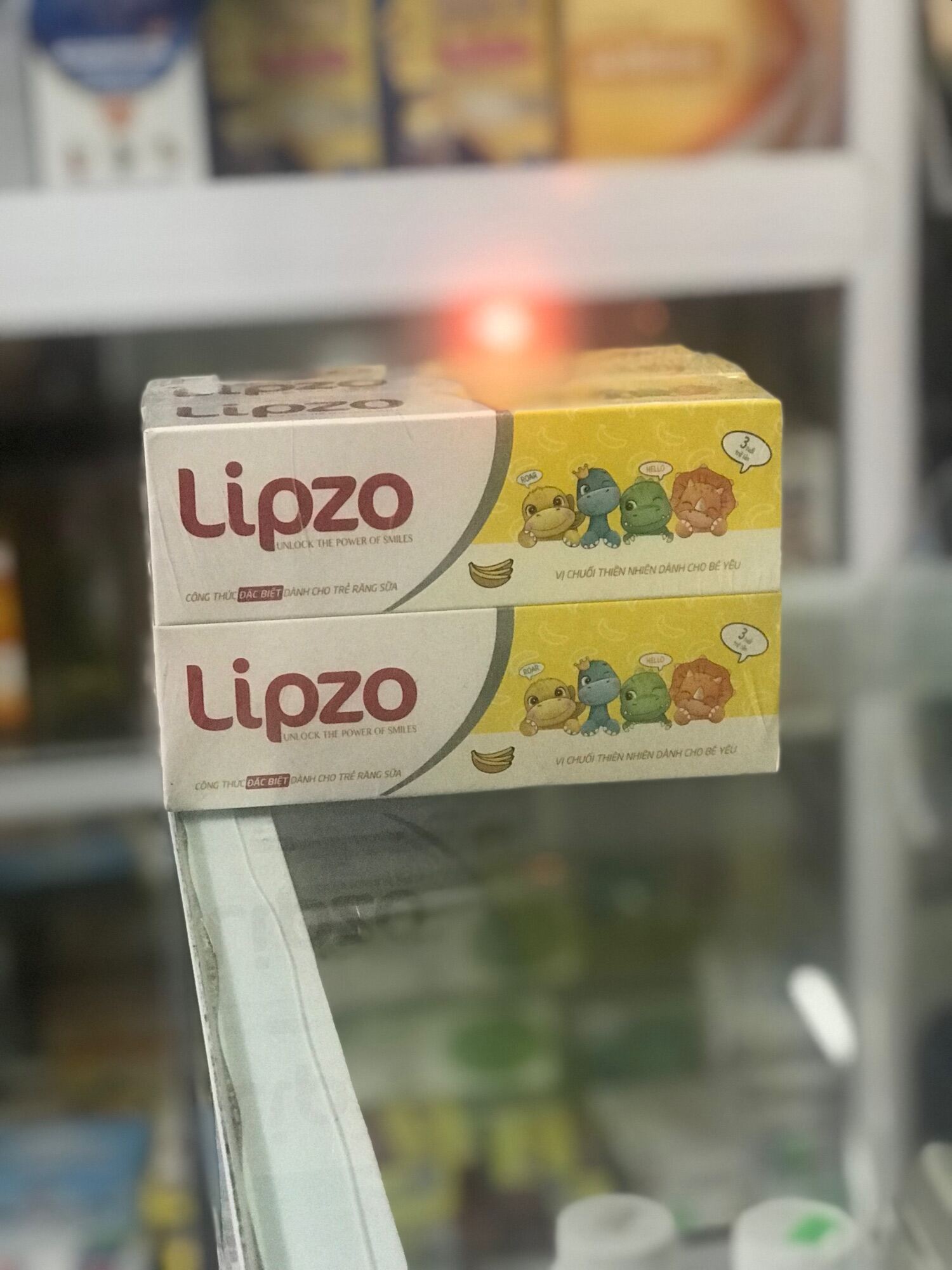 Kem đánh răng cho bé LIPZO hương chuối 75g