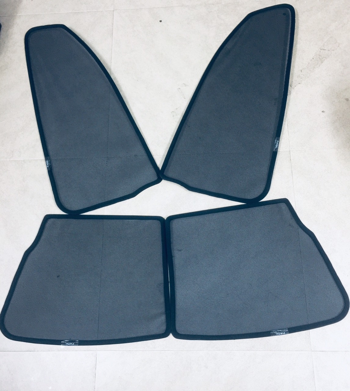 Rèm che nắng nam châm xe Vinfast Fadil đời 2018 - 2023, bộ 4 tấm che nắng kèm khay rèm, nam châm hít cực mạnh, lắp đặt đơn giản, che nắng hiệu quả