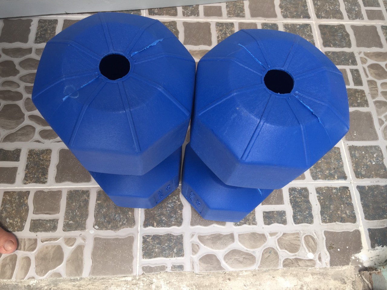 Cặp 2 Vỏ Tạ Tay Nhựa 8kg ( chưa nhồi)