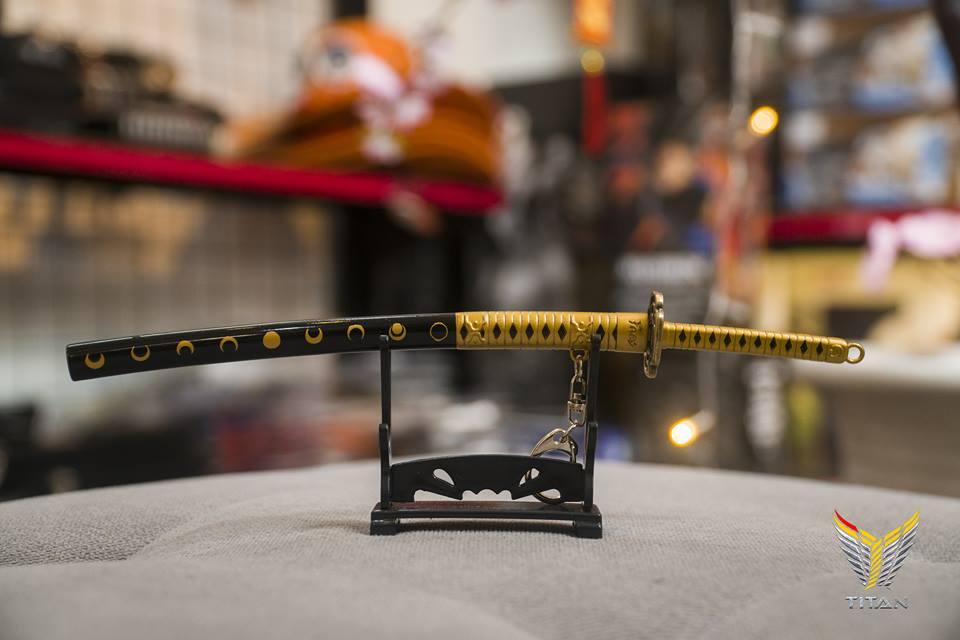 Móc khóa katana nhật nguyệt