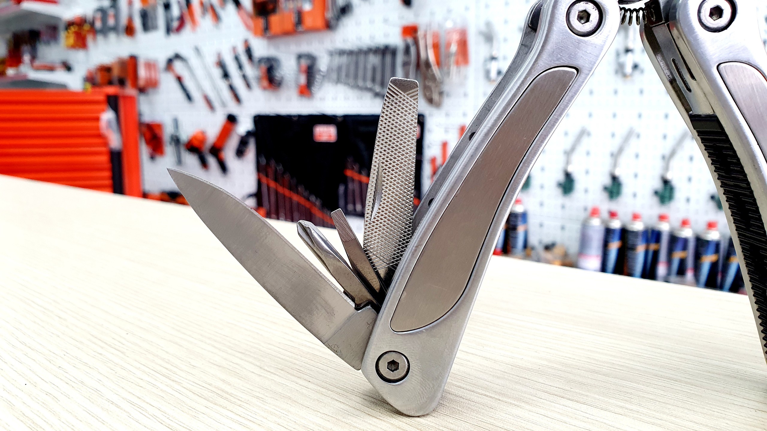 Bộ dụng cụ đa năng 12 trong 1 Bahco Sweden model MTT051