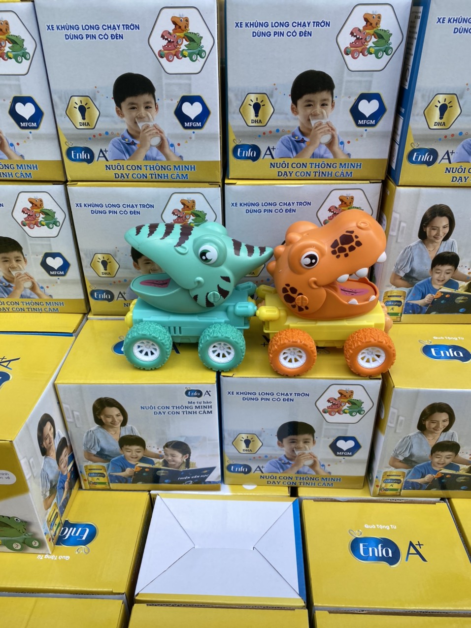 Đồ chơi khủng long chạy trớn bằng pin