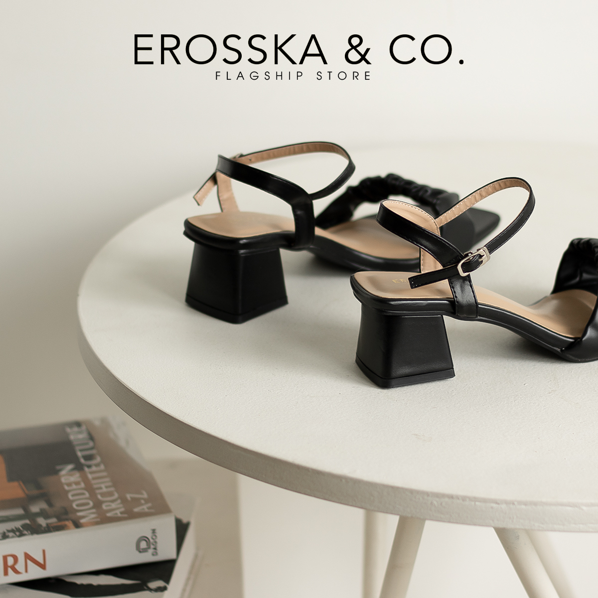 Erosska - Giày sandal cao gót nữ mũi vuông quai nhún cao 5cm màu đen - EB051
