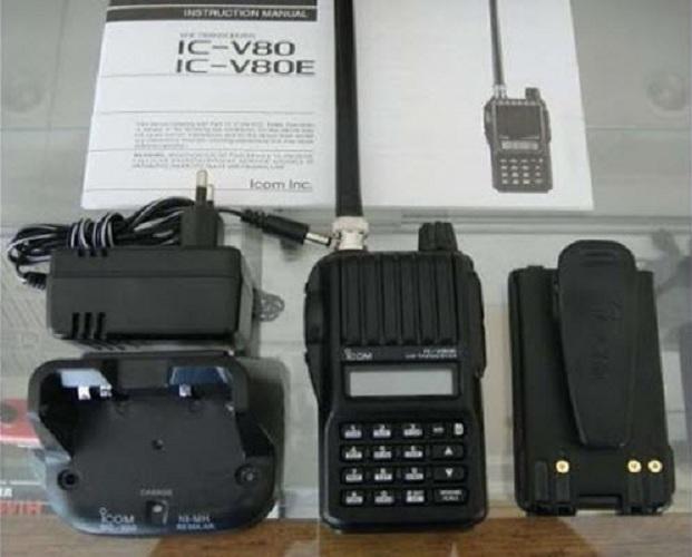 Bộ đàm cầm tay ICOM IC-V80 ( Pin  2000 mAh)