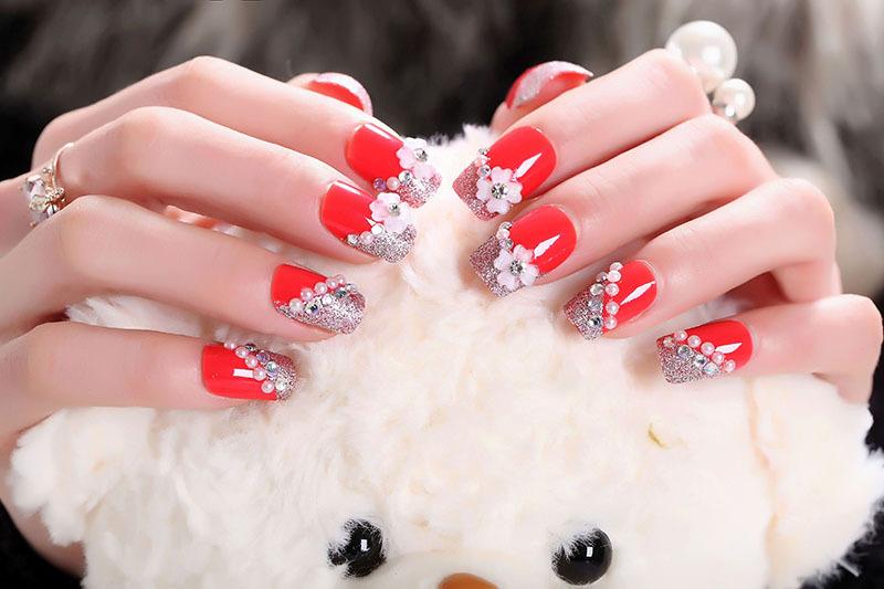 [HCM]Bộ 24 Móng tay giả đỏ đính đá (keo có sẵn)
