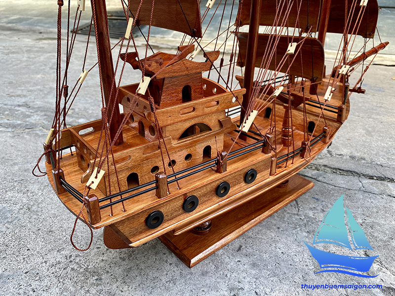 Thuyền buồm gỗ phong thủy Thái dài 75cm (gỗ Hương)
