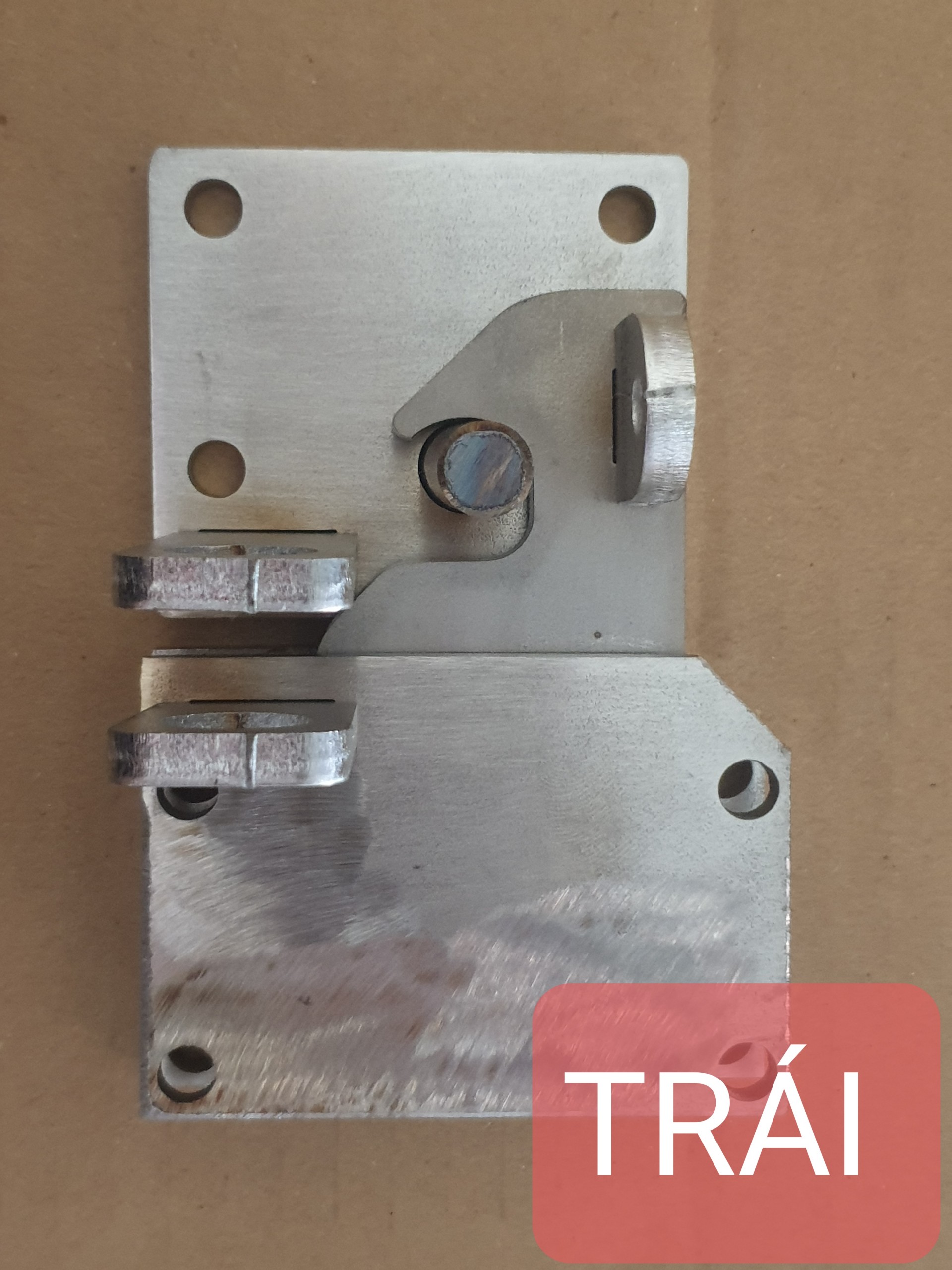 Chốt cổng inox tự gài cho cửa lùa -