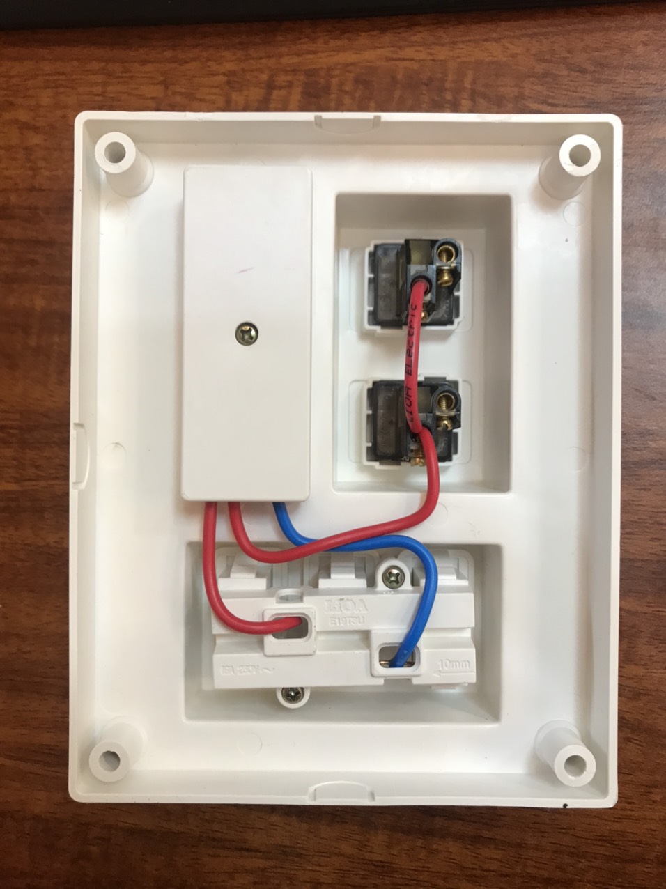 Bảng Điện Nổi LiOA B-CB 15A2C