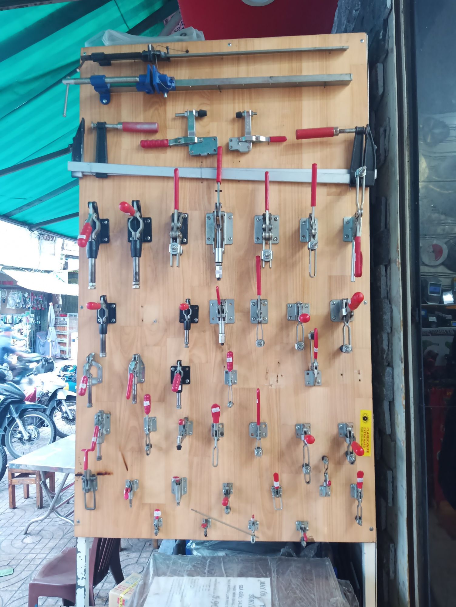 [HCM]Kẹp gỗ sập đẩy 1 cái