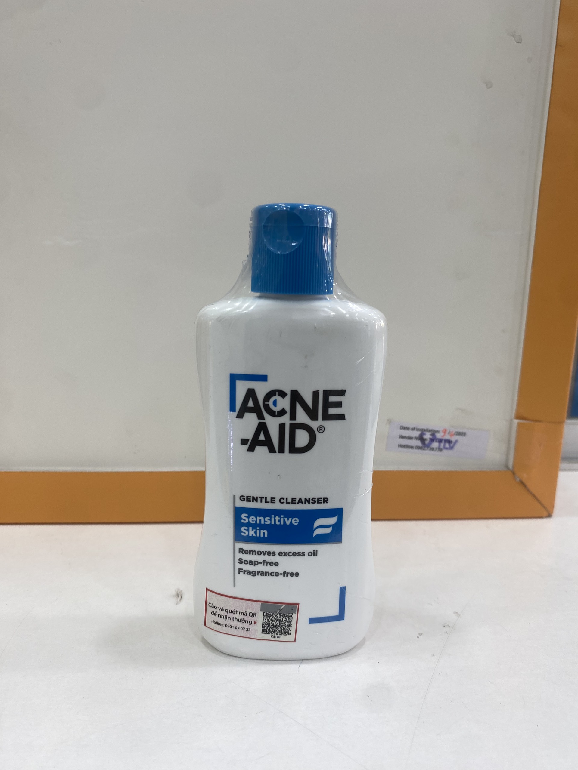 Sửa rửa mặt ACNE-AID GENTLE CLEANSER SENSITIVE SKIN