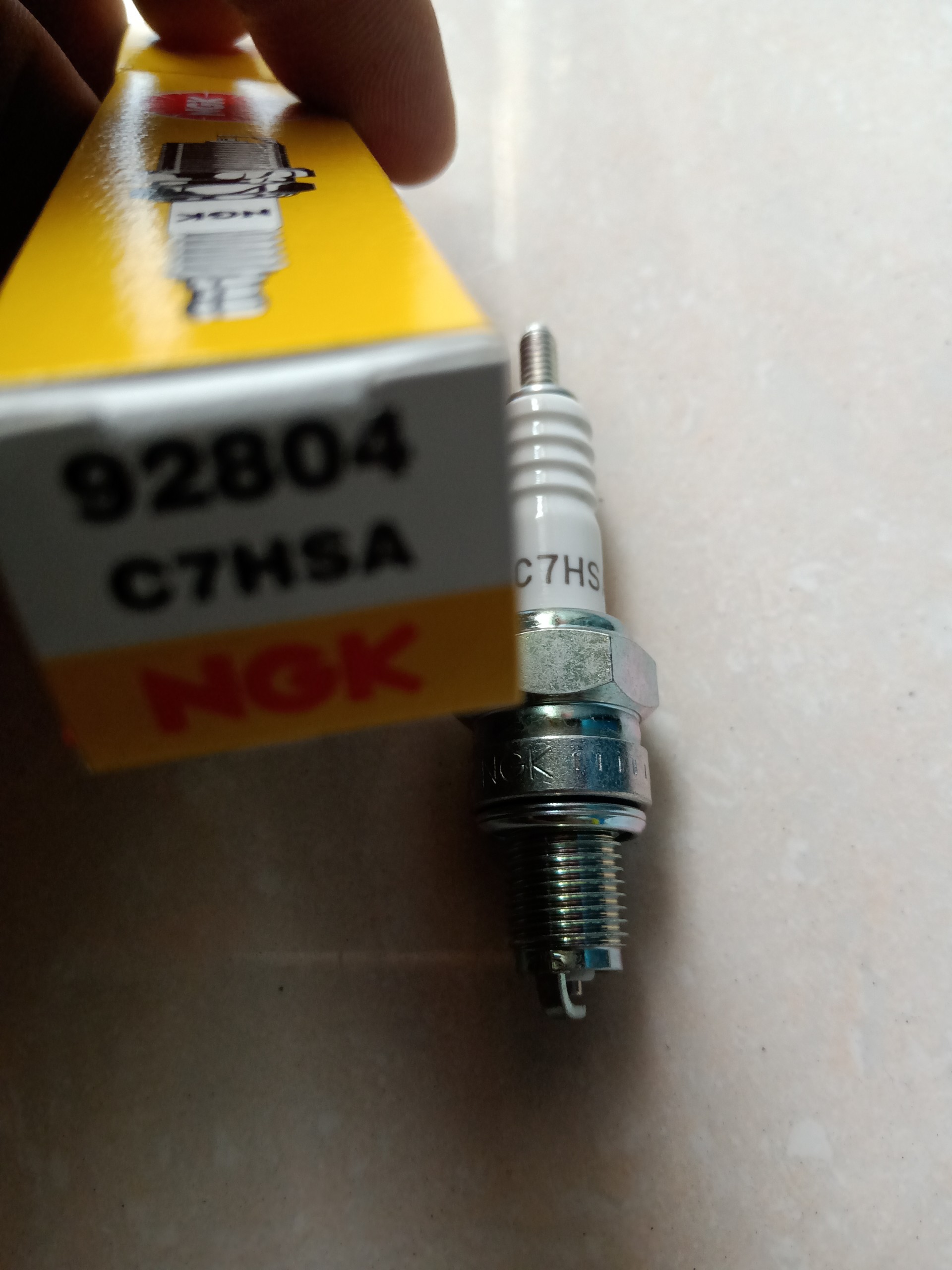 Bugi NGK Niken C7HSA chân ngắn xe dream wave