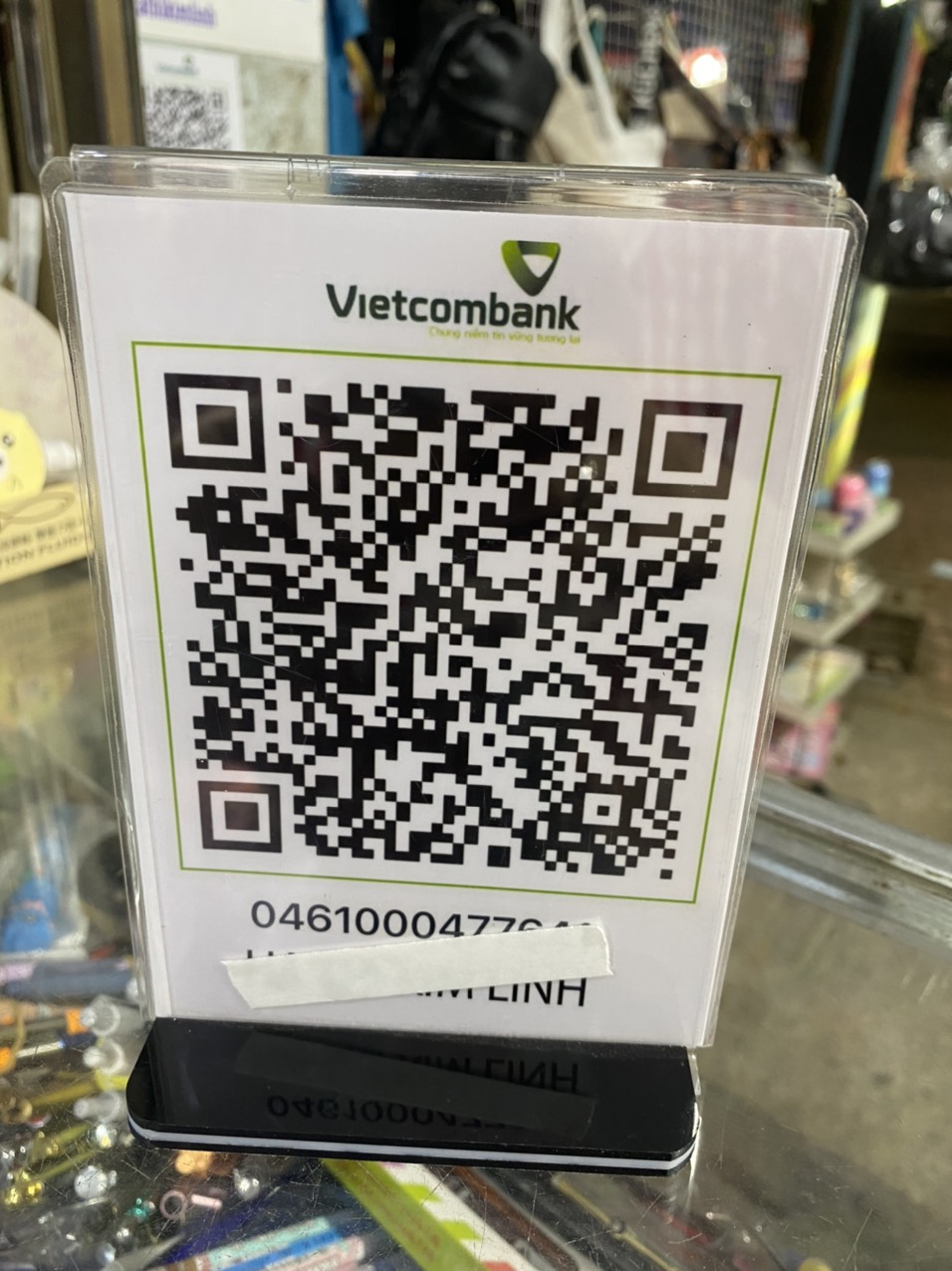 In menu in mã QR code bằng mica để bàn