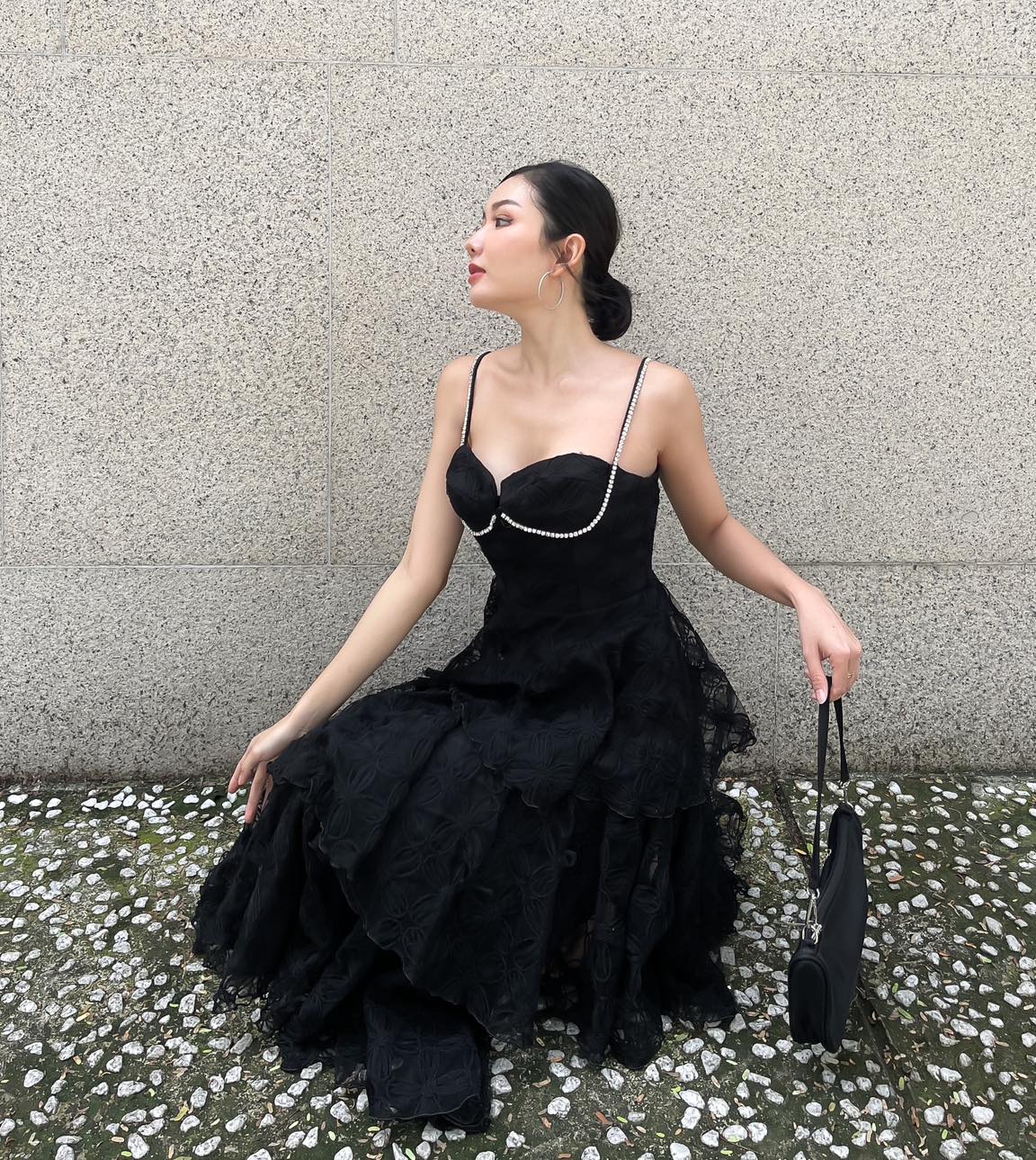 COCO SIN - Đầm Ren 2 Dây Tầng Đen Đính Đá