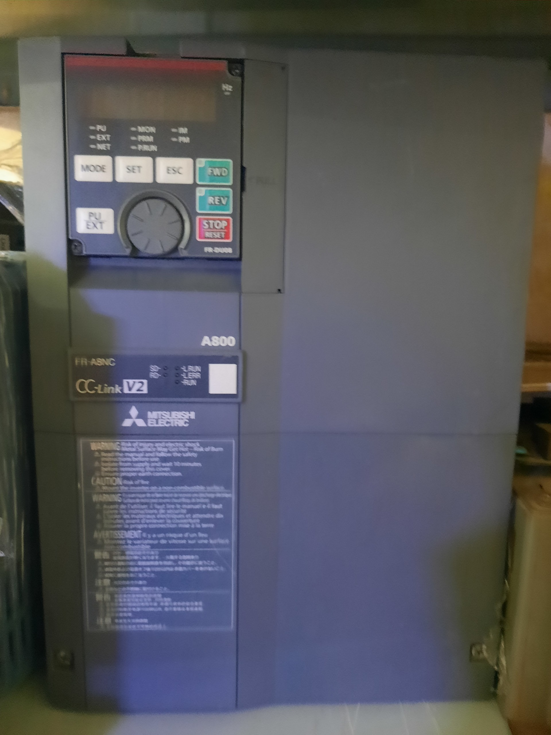 BIẾN TẦN NHẬT 2,2KW  380V  Vào 3 Pha 380v RA 3 Pha 380v