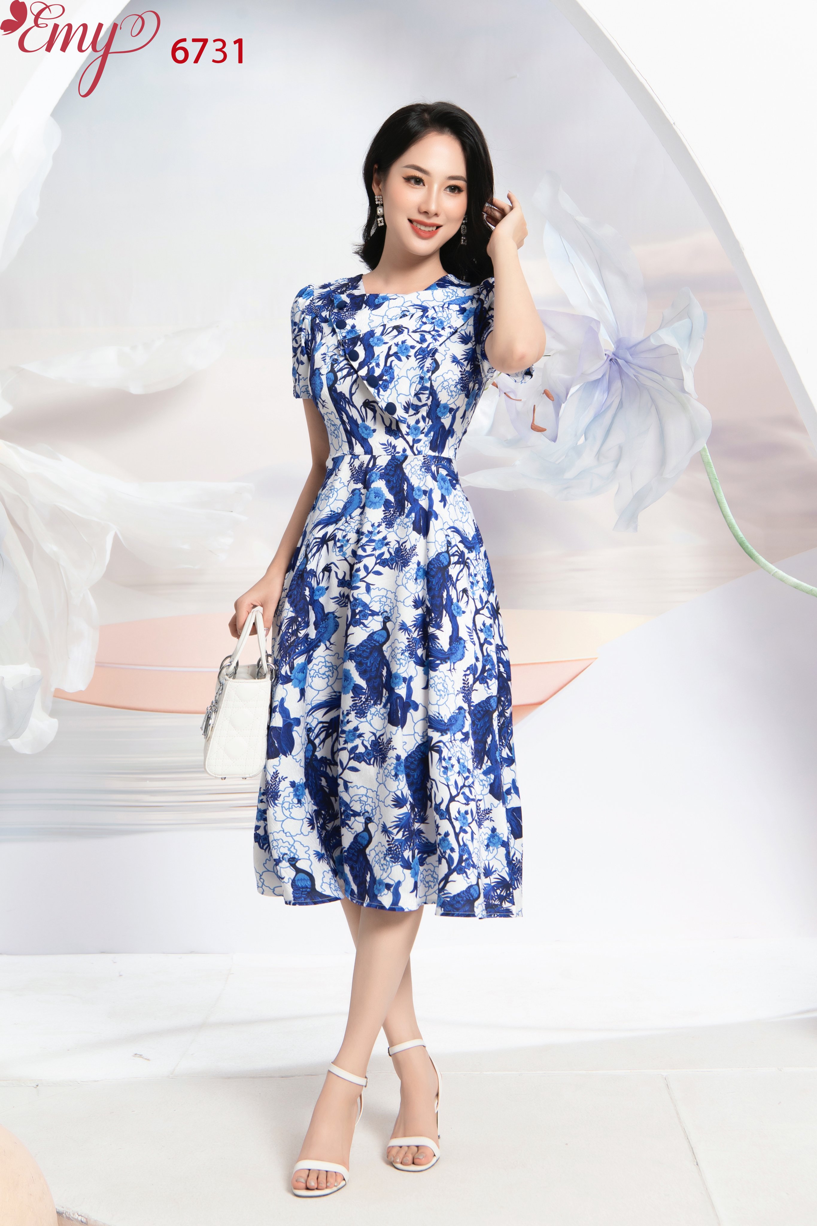 Đầm EMY EM6731 Xoè Cổ Cách Điệu