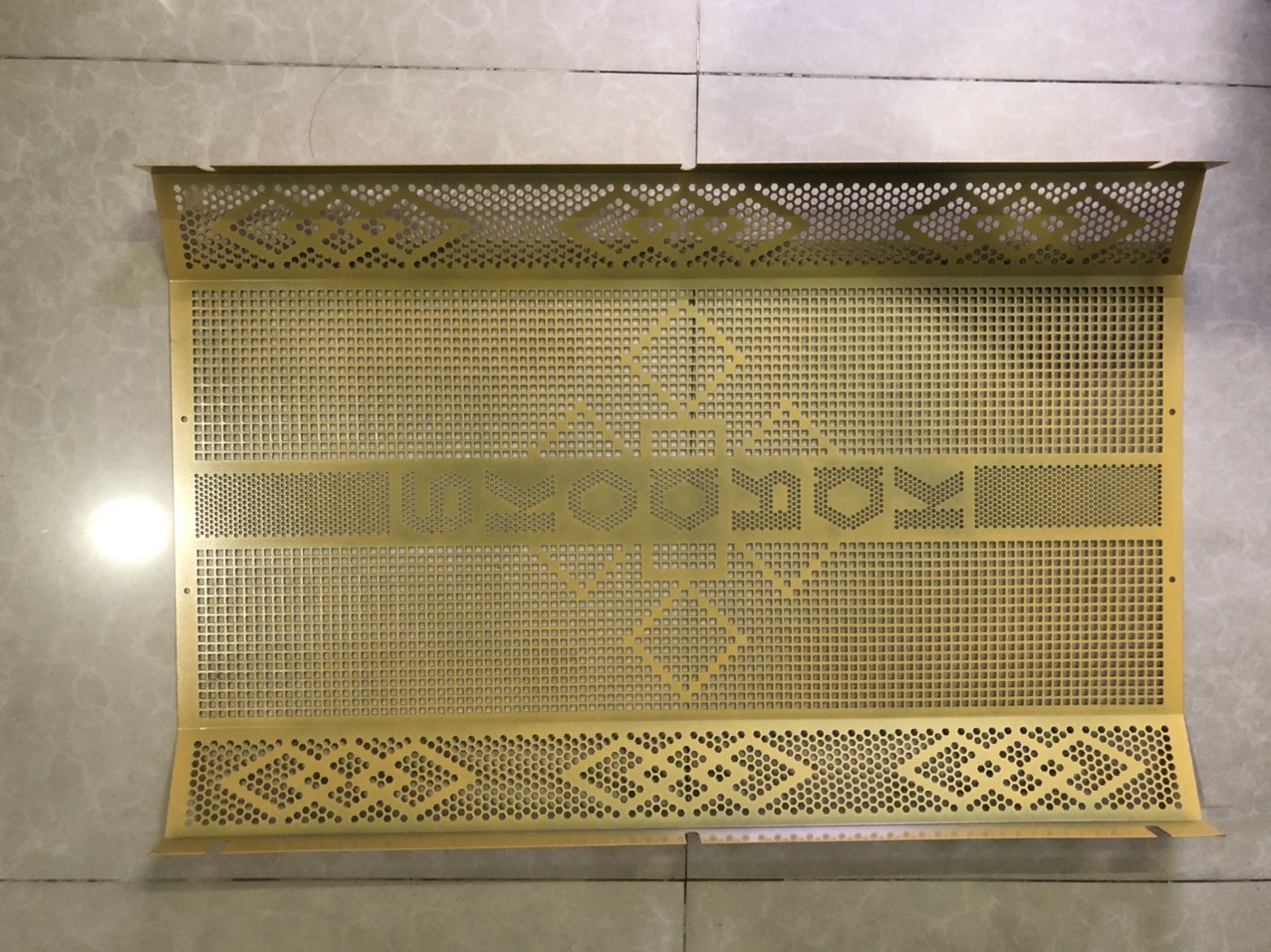 Lưới loa kéo 5 tất ( 75cm x 47cm)