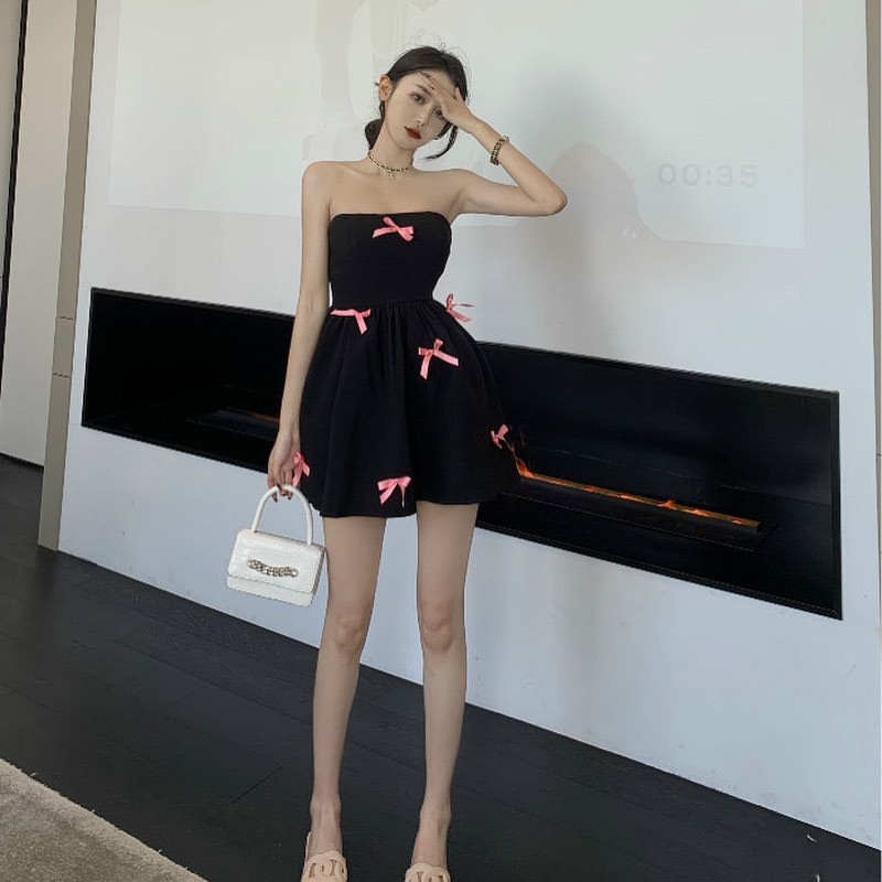 Váy thắt nơ đen hồng xòe R