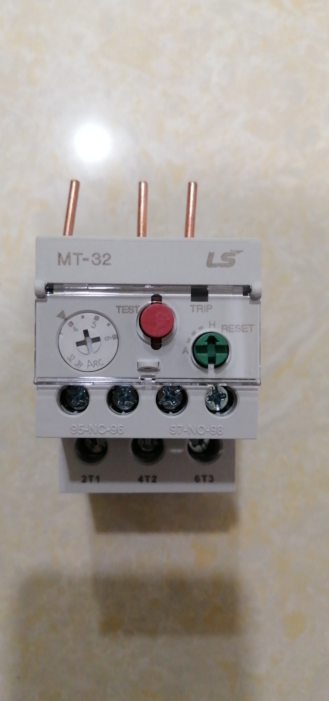 Relay nhiệt ( đuôi nhiệt ) LS chính hãng MT-32 3P dãi dòng từ : 4-6A