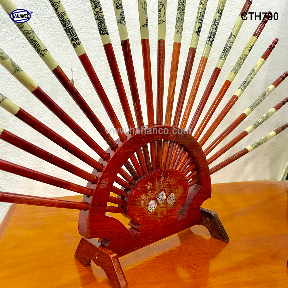 Bộ đũa thờ 10 đôi + Giá đũa hoa văn PHONG THỦY GỖ HƯƠNG -HAHANCO