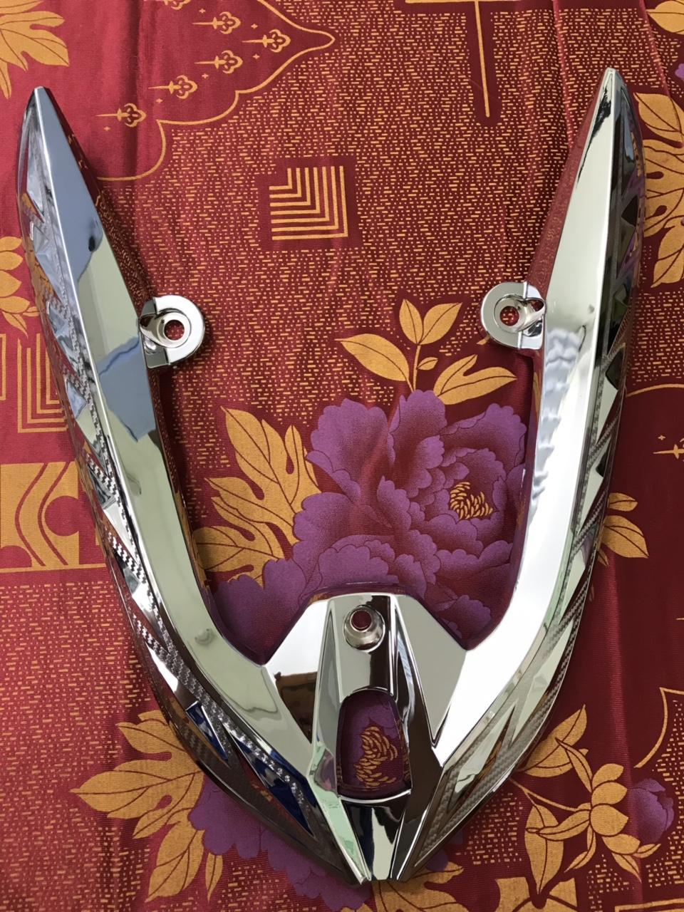 Ốp cảng sau VARIO 125 2018- 2024 chọn Mạ Crom & Sơn Carbon cao cấp