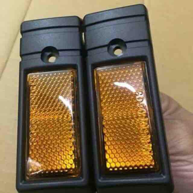 Mắt mèo xe dream (nhựa xịn)