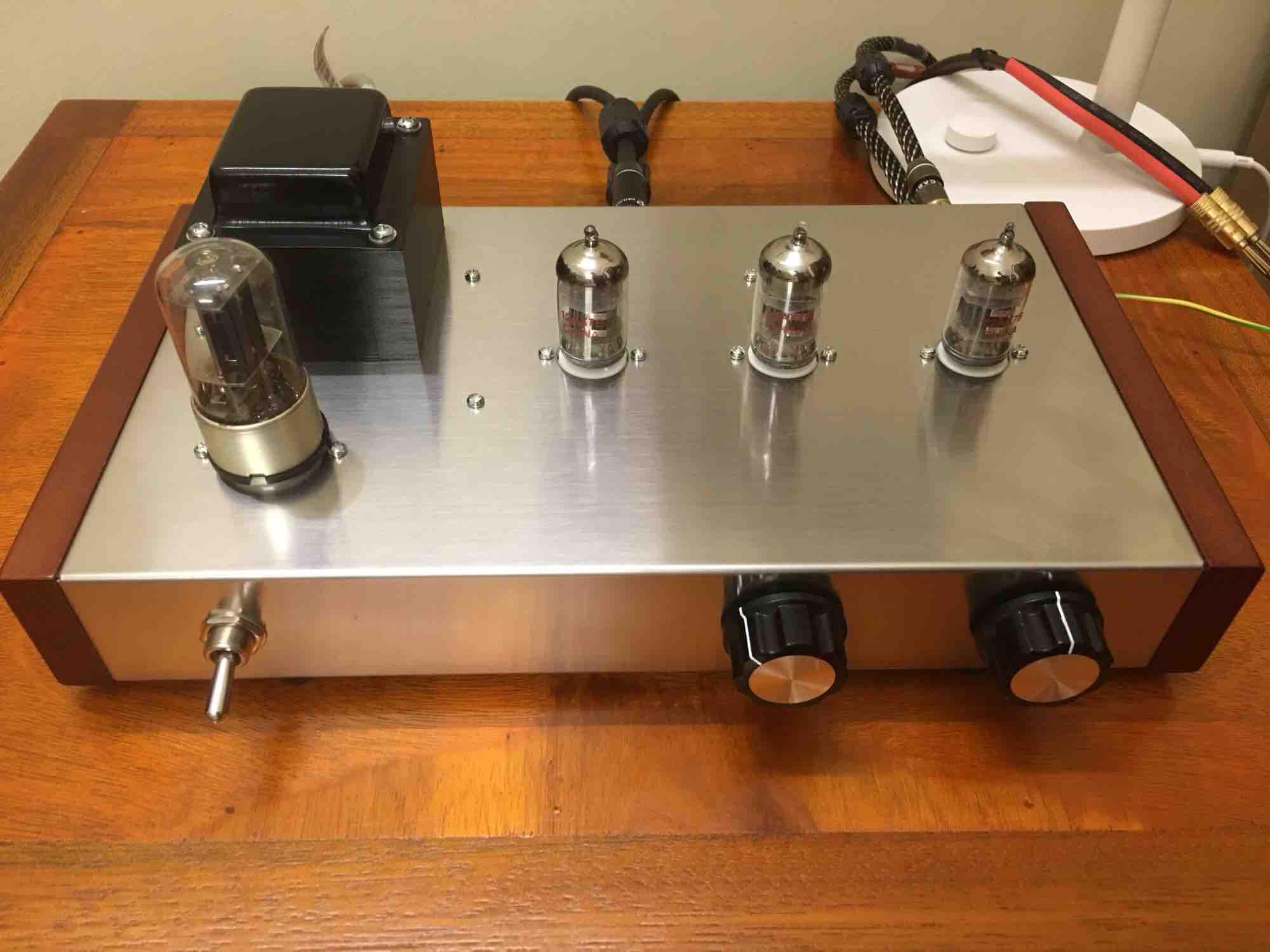 Pre-amp đèn phiên bản cổ điển ONE M7 12ax7