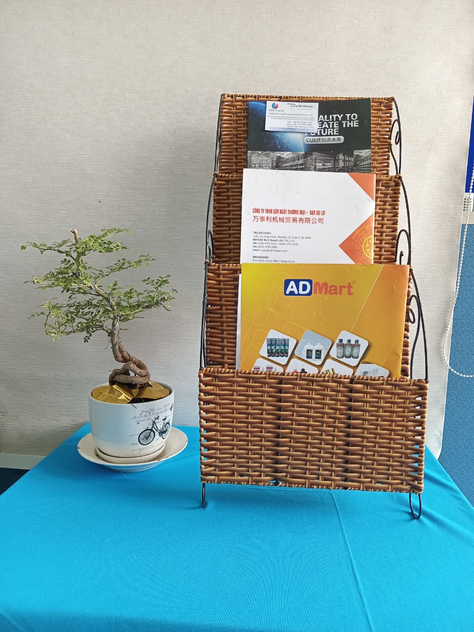 [HCM]Kệ để tạp chí bằng mây 3 tầng