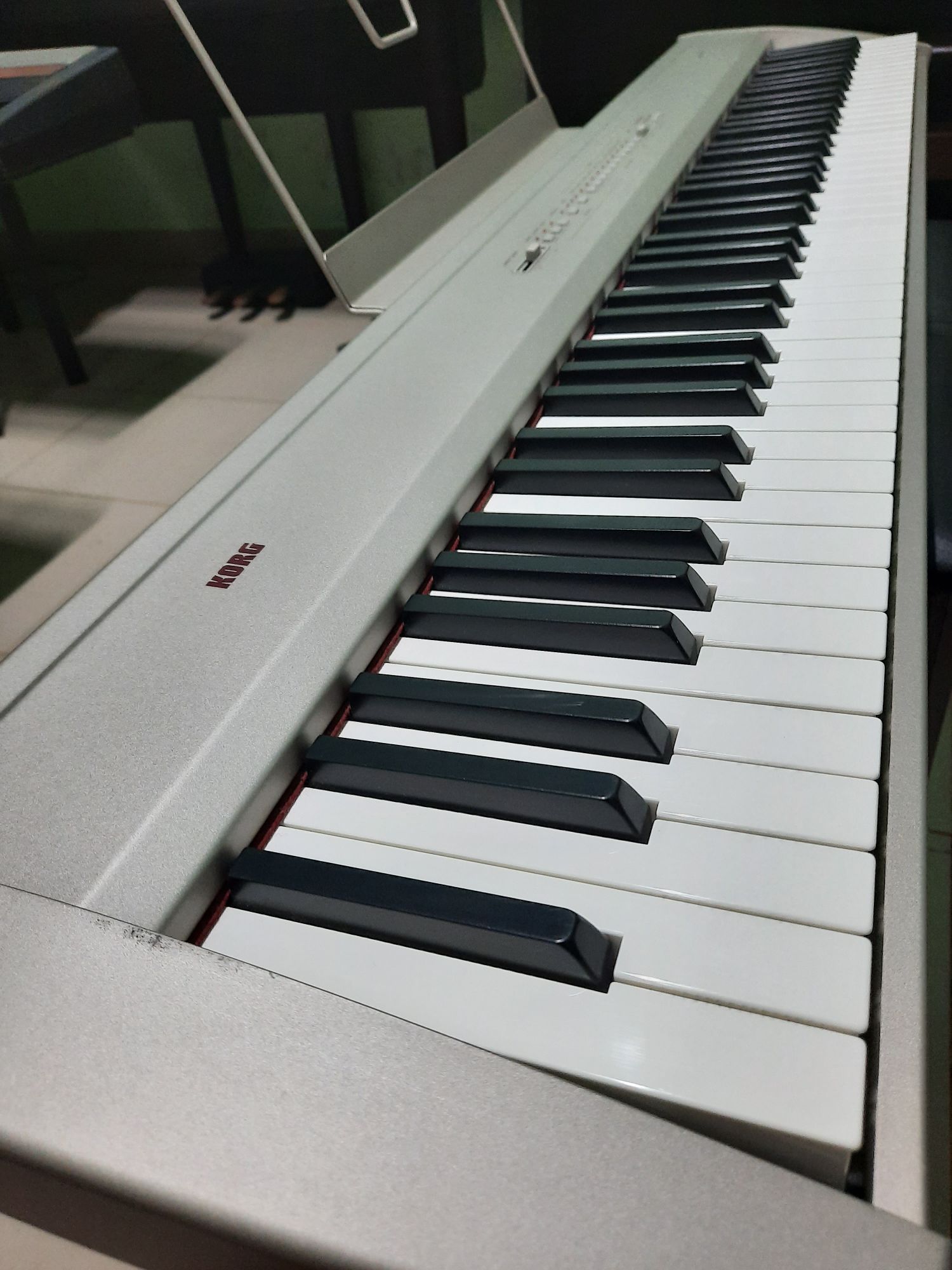 Piano korg sp 200