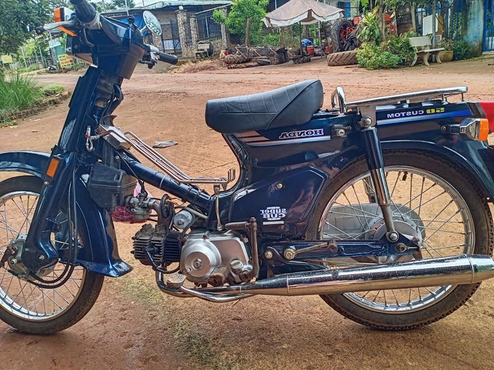 Tem rời cub 50 custum vàng xanh. ảnh thật xe khách