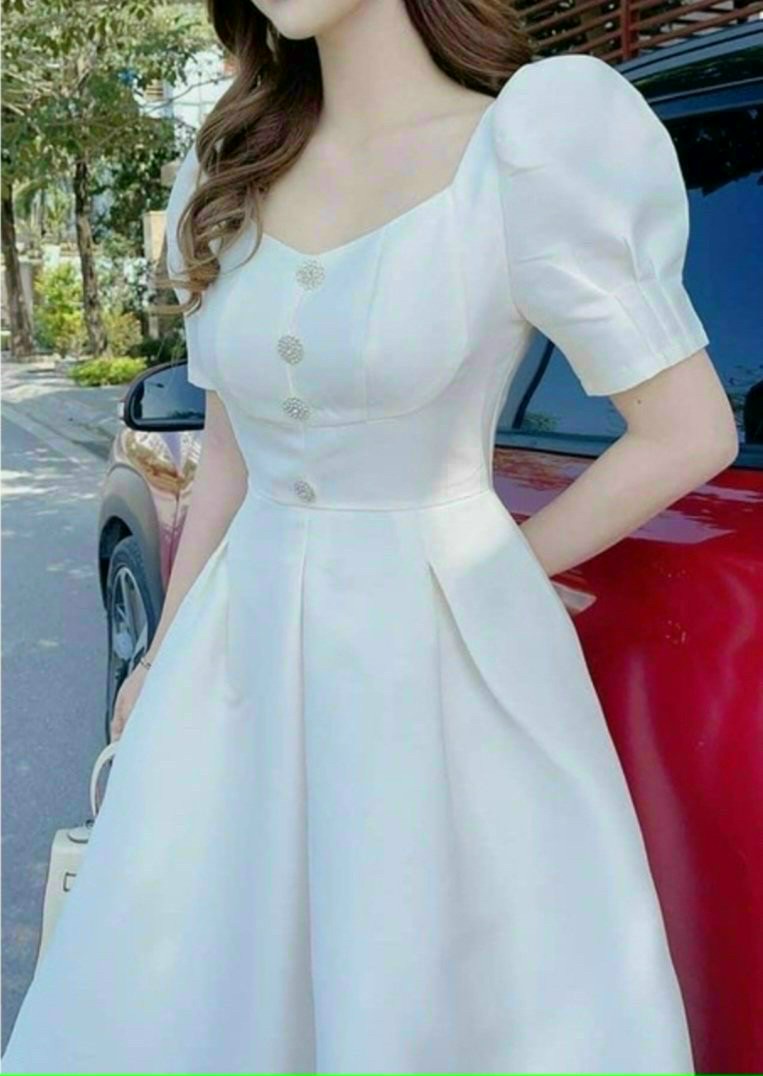 Đầm xòe, tay bồng tiểu thư