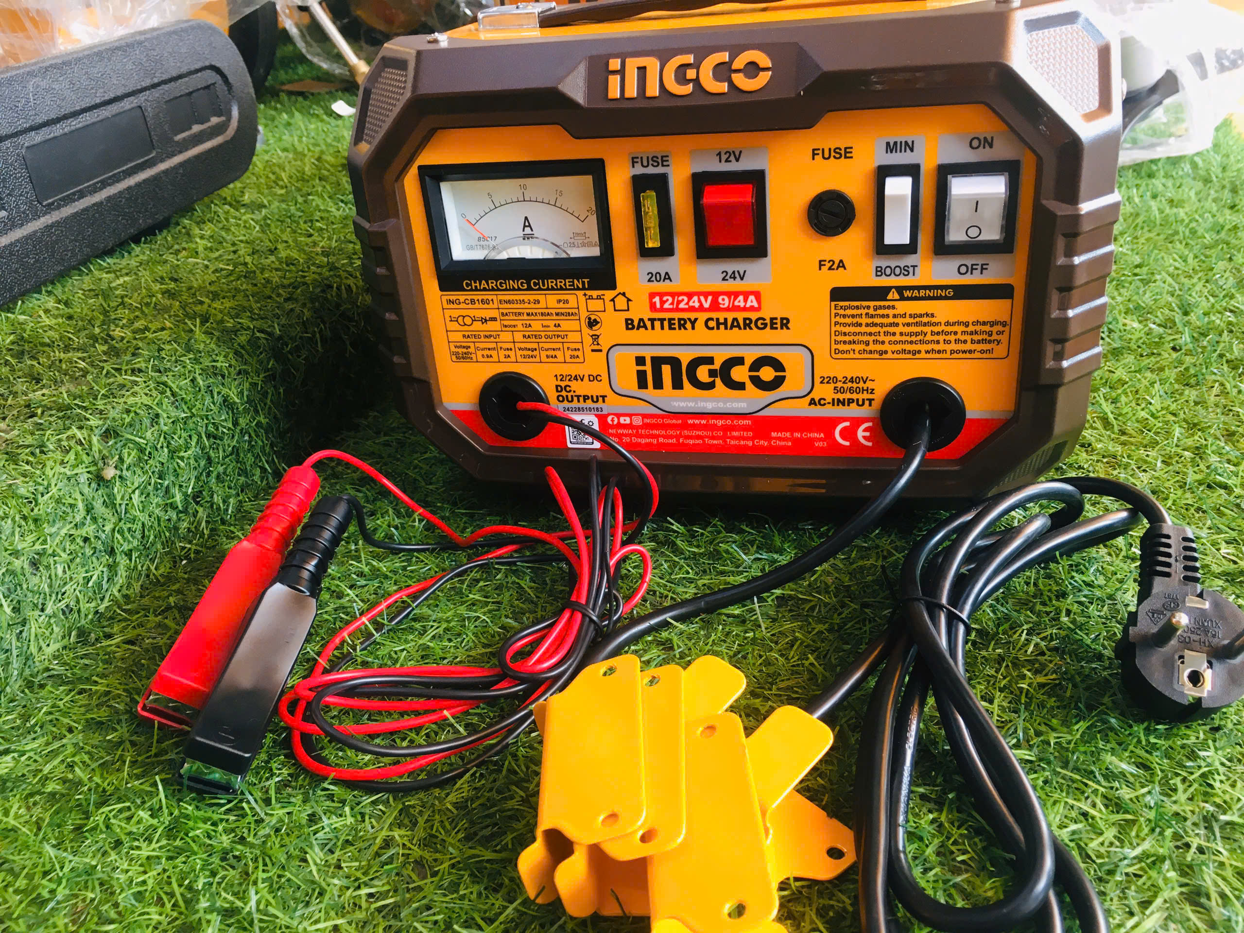 Ingco Ing-Cb1601 12V 24V Battery Charger Input Voltage 12/24V Rated Current 9/4A Boost Current 12A Standard Capacity Min 28-180Ah Max