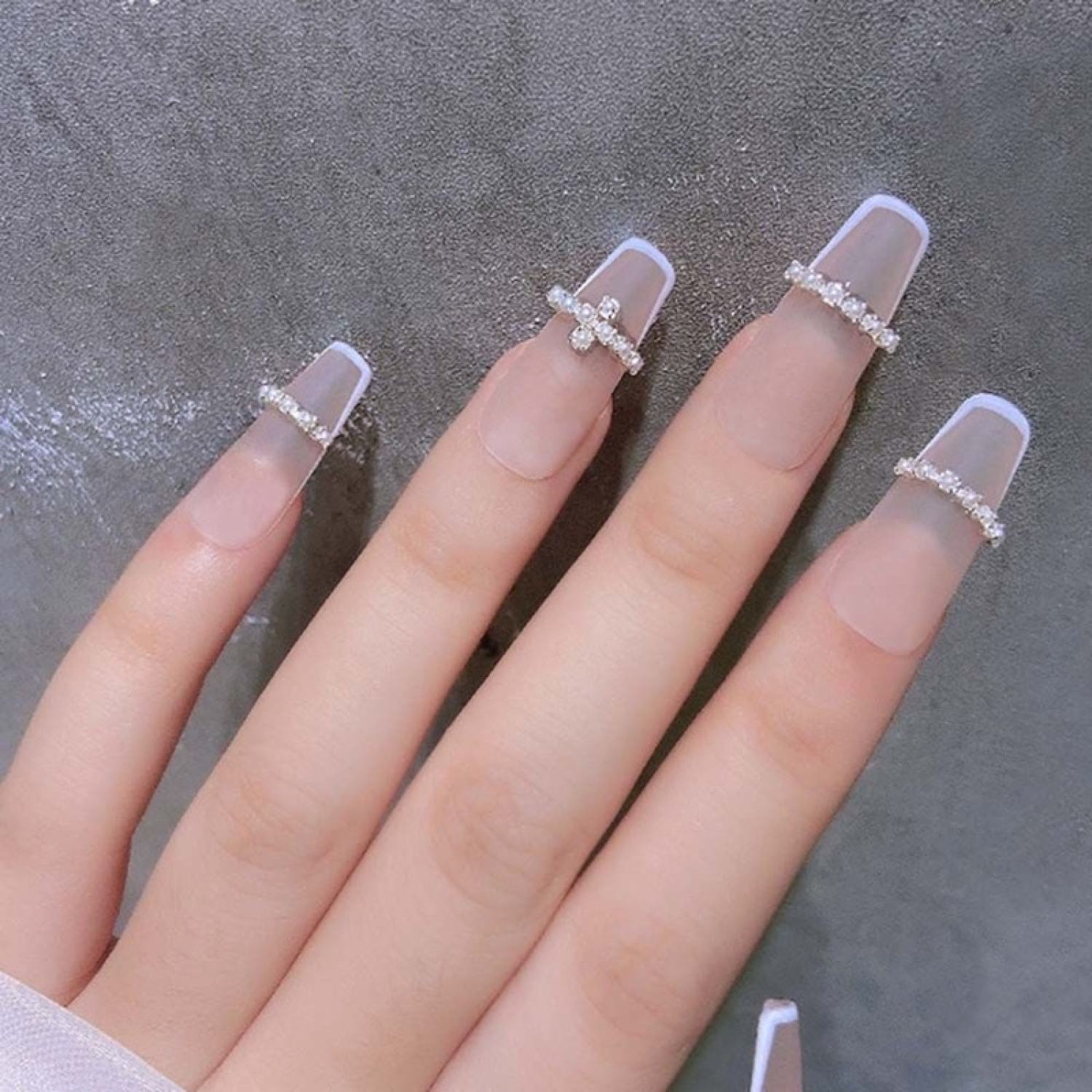 Dây xích đá trang trí móng nail màu bạc