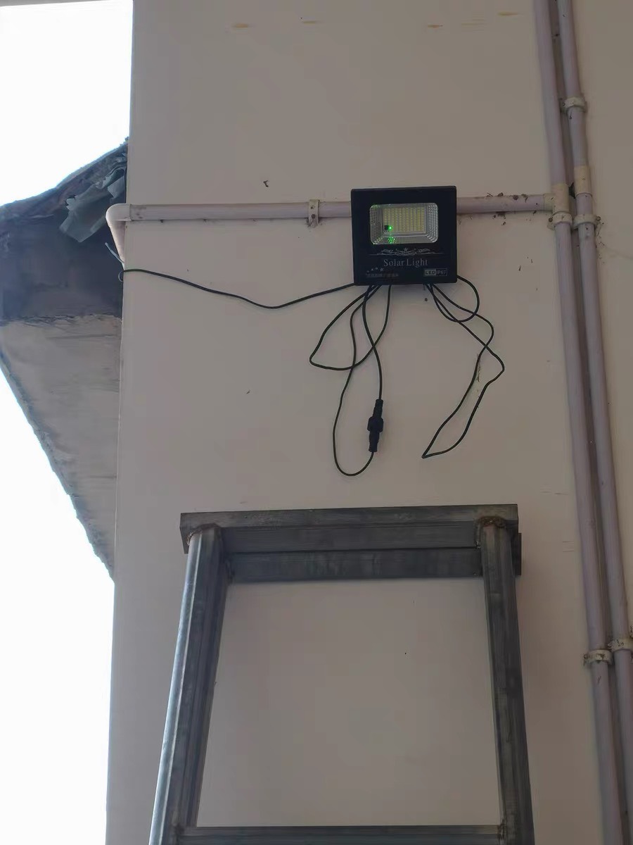 Đèn led năng lượng mặt trời