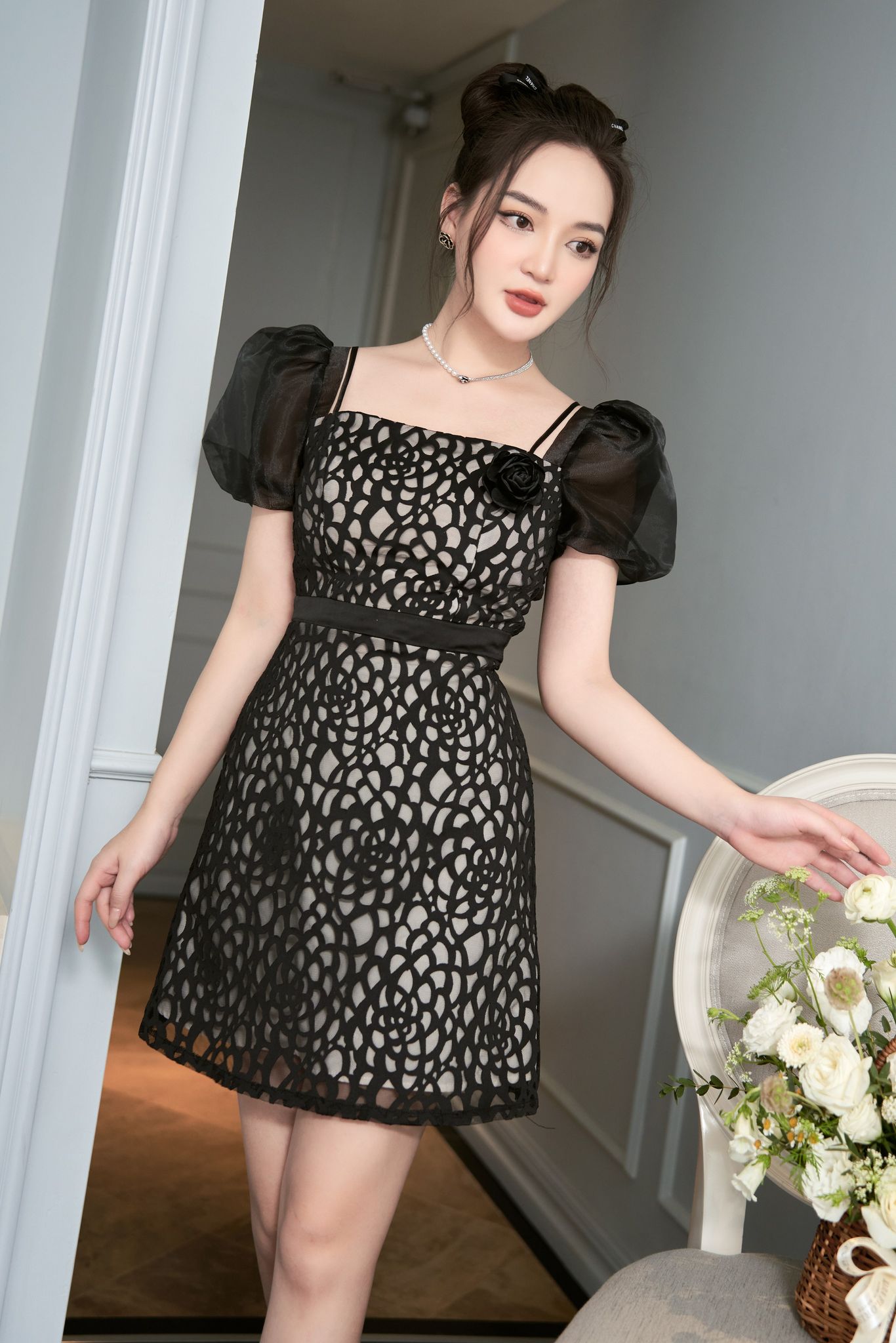 Đầm Ren Dáng Ngắn Tay Phồng - EDINI - D1573