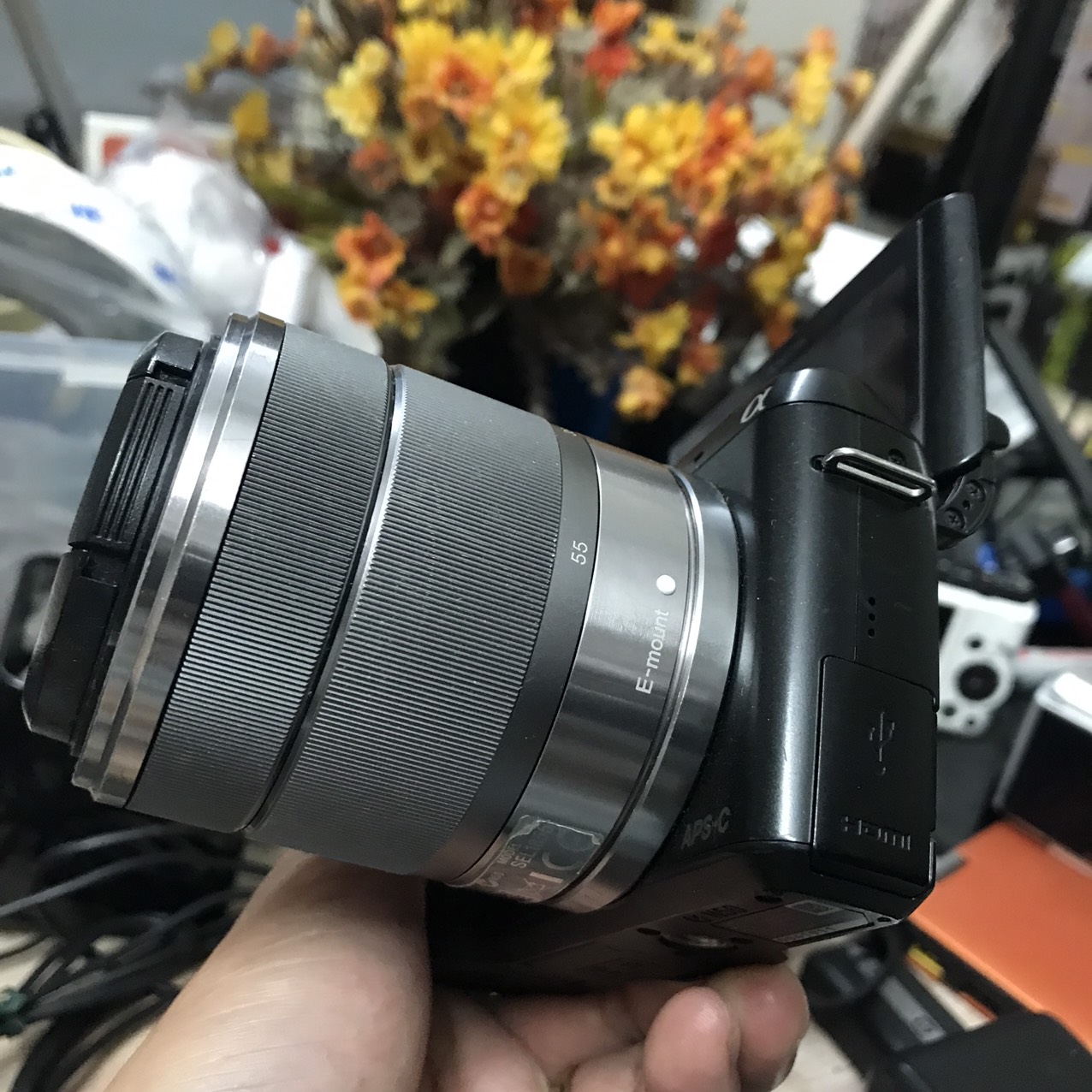 Máy ảnh Sony Nex F3 mày hình lật , quay film fullHD