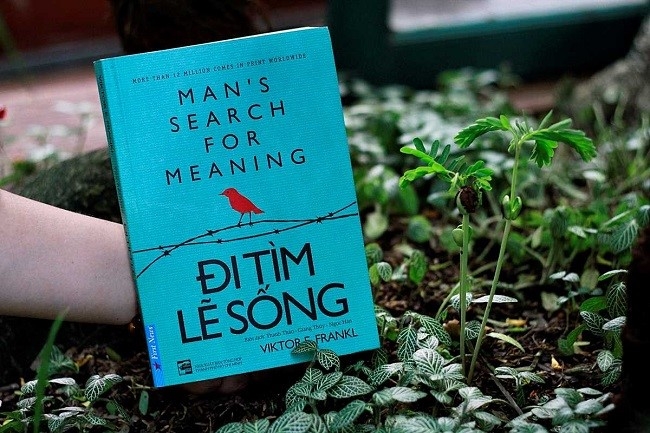 Sách - ĐI TÌM LẼ SỐNG