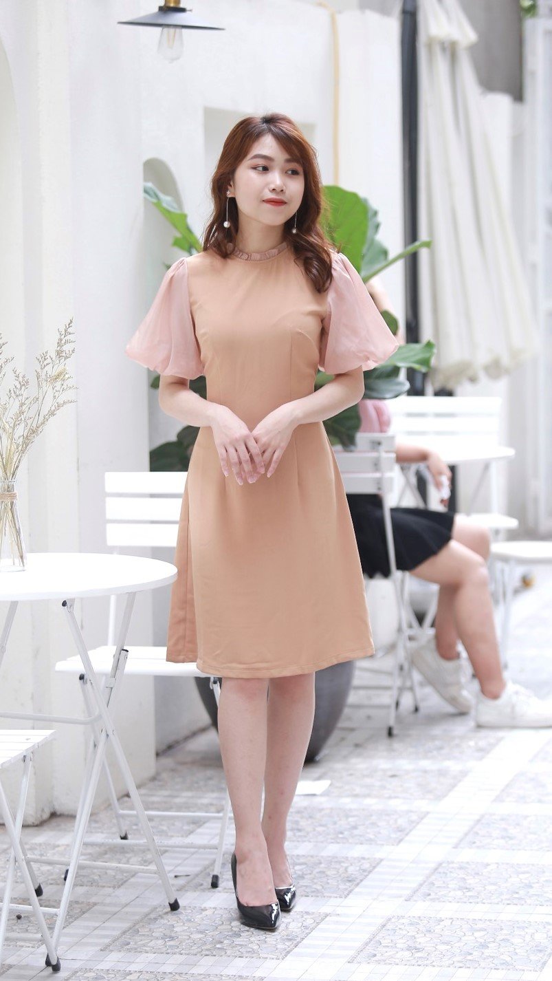 Váy công sở cổ tròn tay bồng