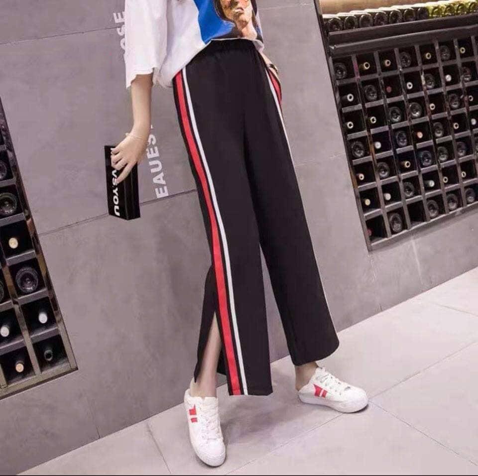 Quần Nữ Xẻ Tà Ống 2 Sọc Hot Trend