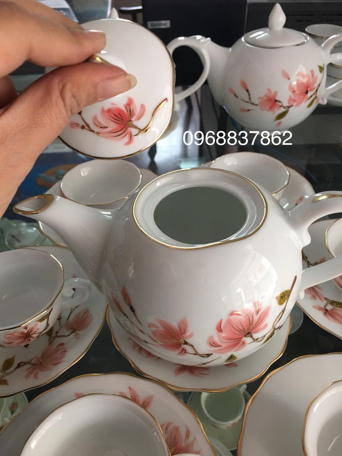 Bộ ấm chén hoa hồng kẻ chỉ vàng kim