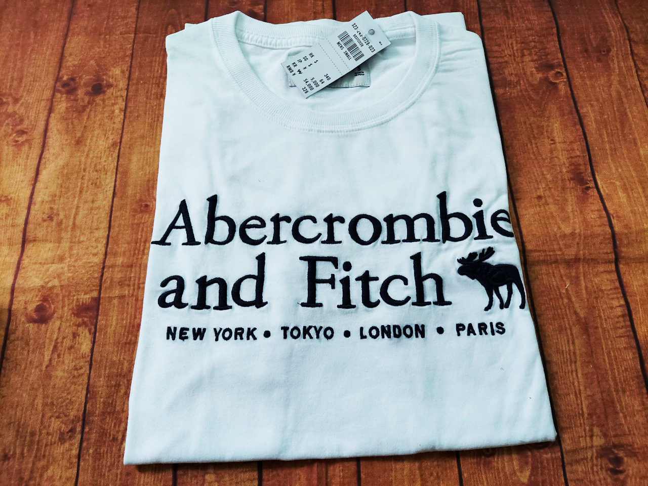 Áo thun Abercrombie White 2021