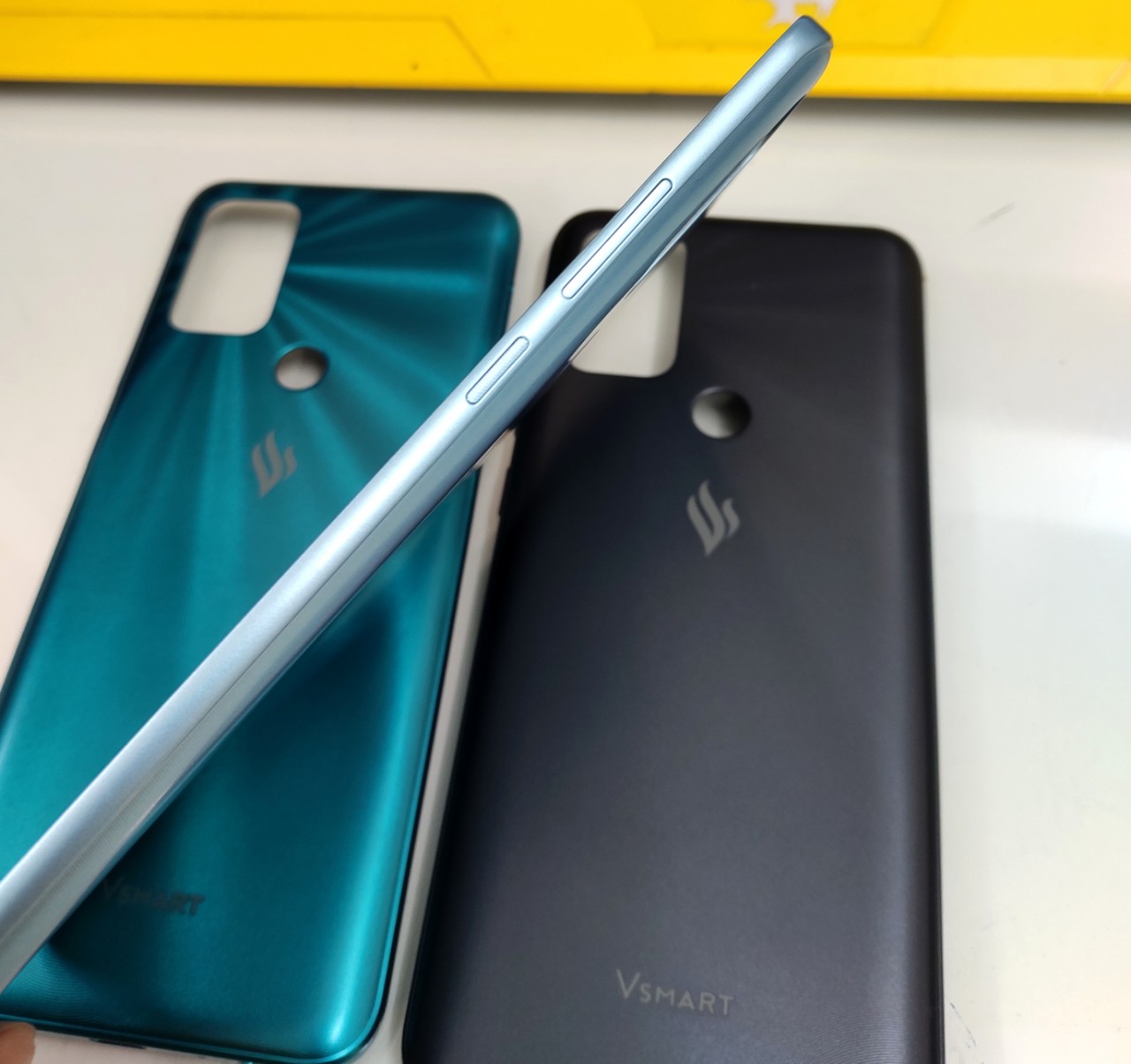 Nắp lưng Vsmart Star 5