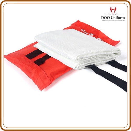 Chăn ᴄhữa cháy dập lửa vải sợi thủy tinh 1m5 x 1m5