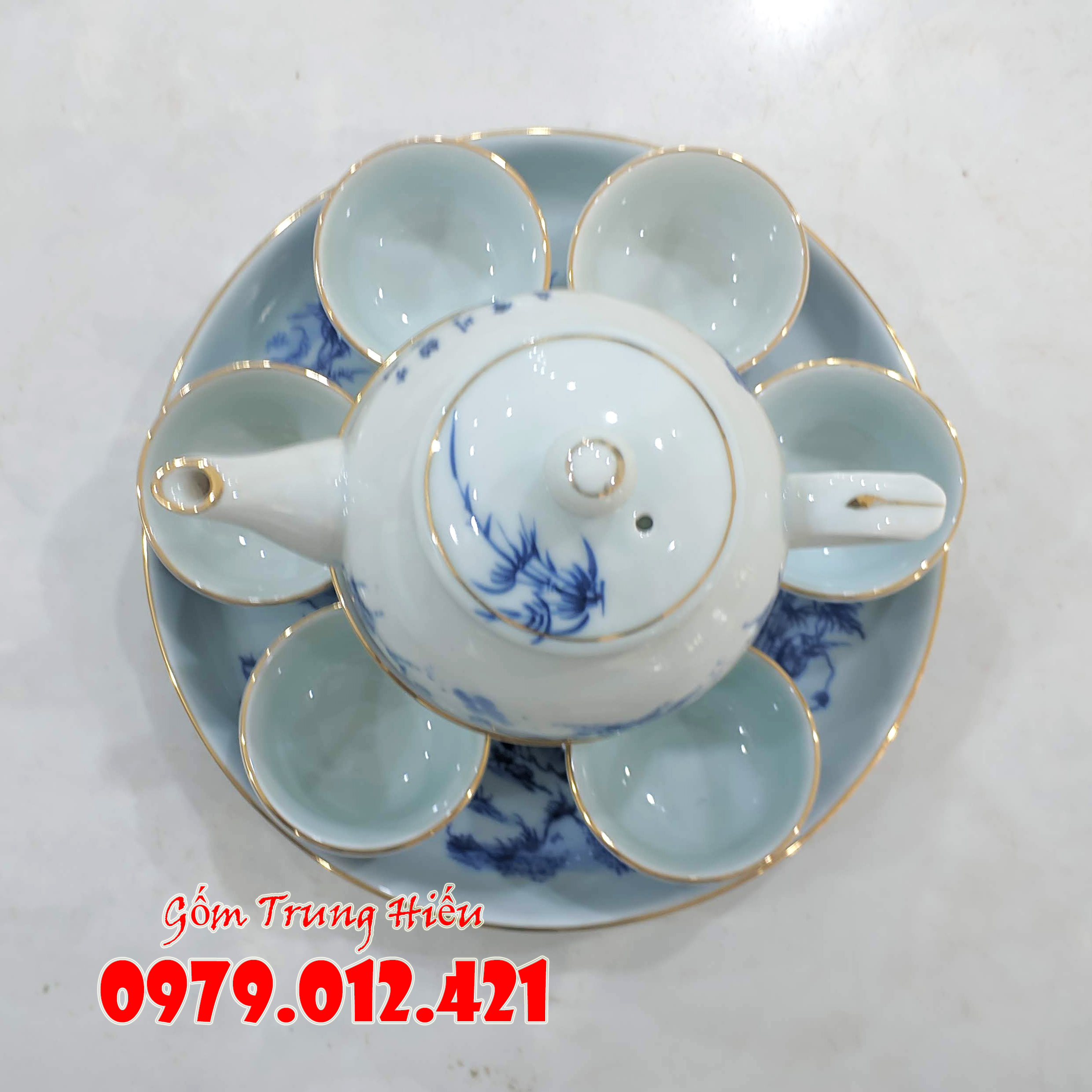 Bộ ấm chén Bát Tràng kẻ chỉ vàng
