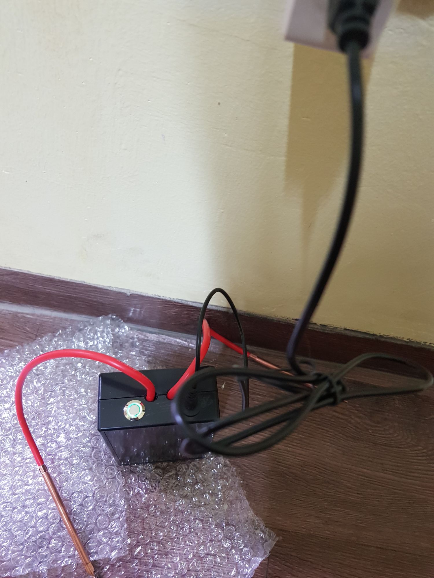Máy hàn cell 18650 dùng PIN hàn tặng 1 cuốn kẽm hàn
