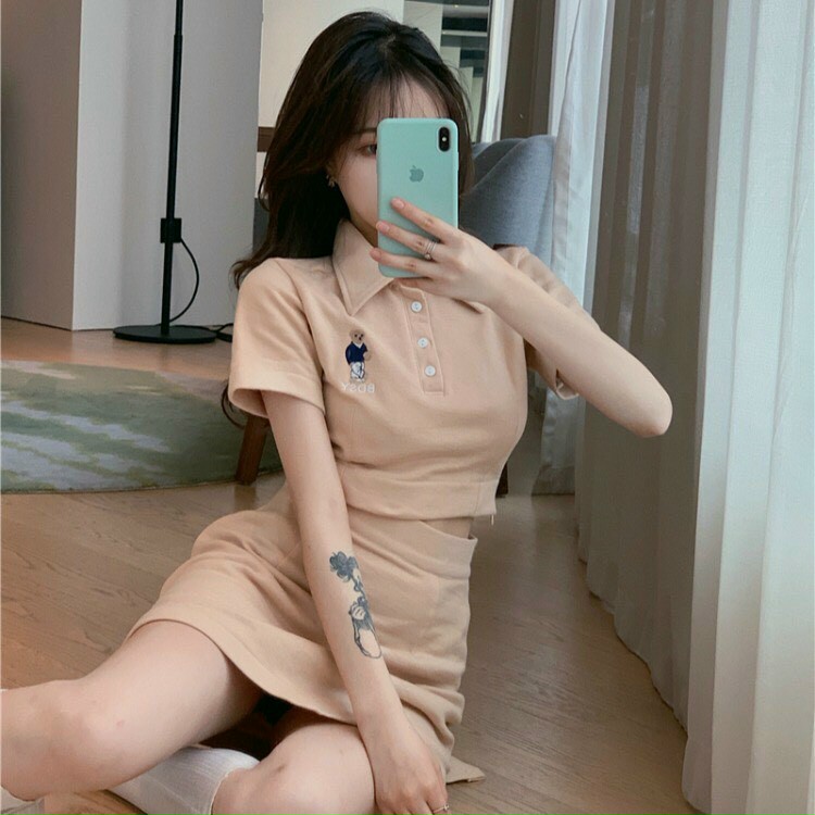 SET ÁO CROPTOP VÀ VÁY THÊU GẤU