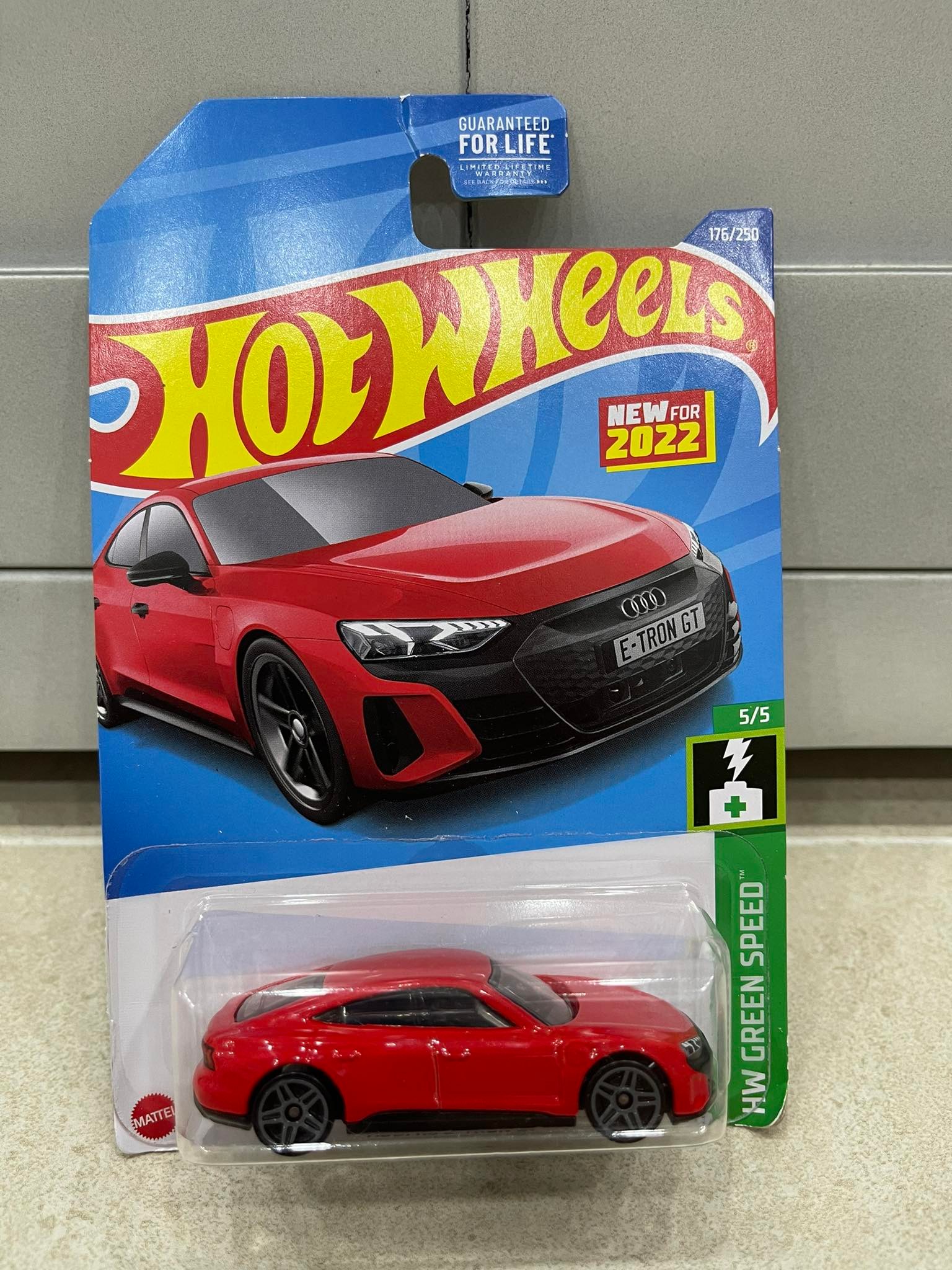 Xe mô hình đồ chơi cơ bản hotwheels 1:64 - audi rs e-tron gt