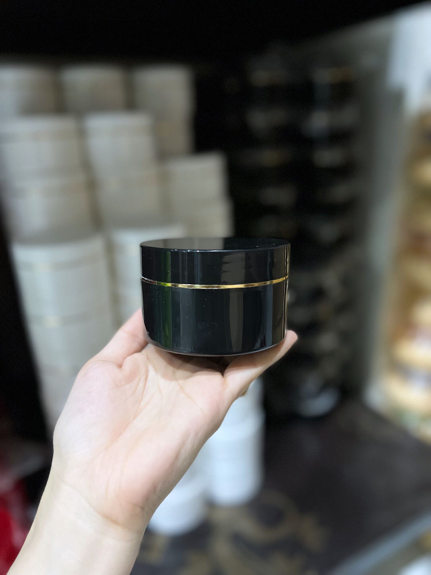[HCM]Lẻ hủ đựng kem 200g màu trắng đục