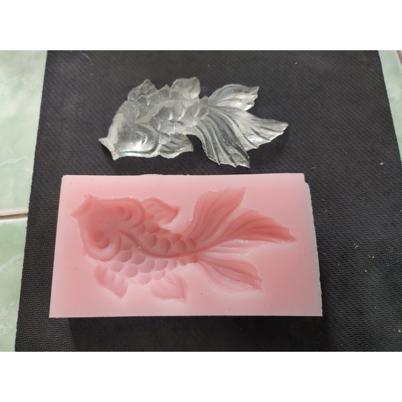 khuôn silicon cá vàng to