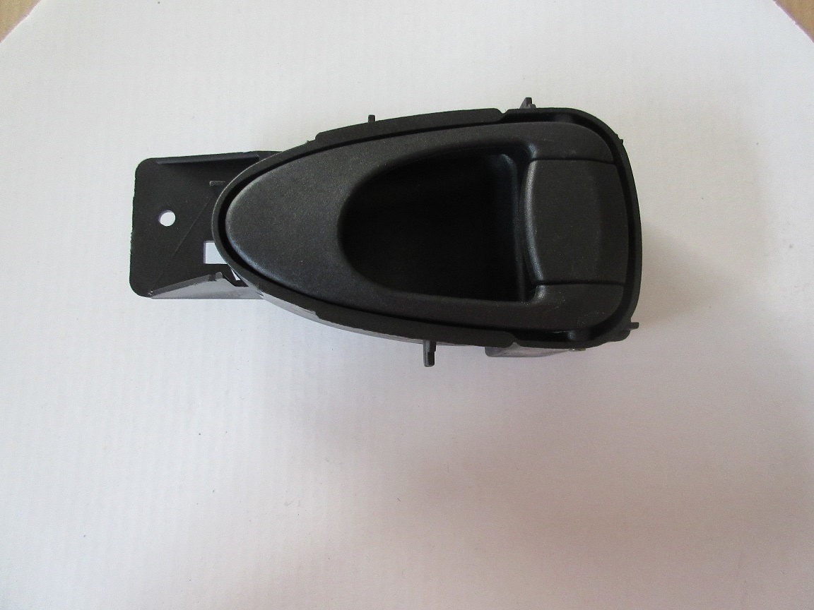 Tay mở cửa trong Daewoo Lanos